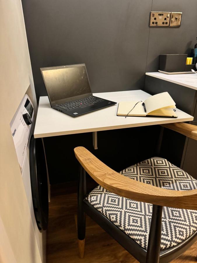 Modern Self Contained Studio With Free Parking Apartment Nottingham